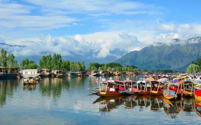 dal lake srinagar