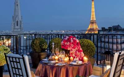 Dining in Paris with the view of Eiffel 