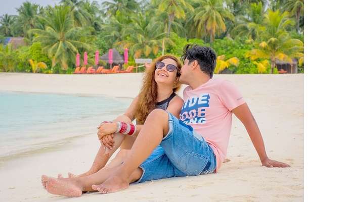 ankit wadhwa maldives honeymoon: photoshoot beach