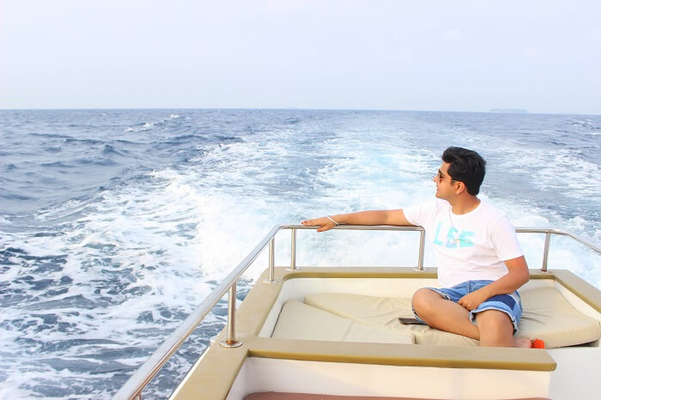 ankit wadhwa maldives honeymoon: dolphin cruise