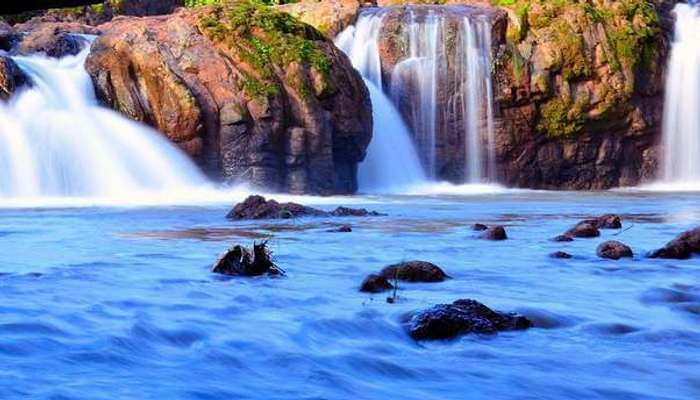 The shimmering Lingamala Falls are considered to be one of the best places to see in Mahabaleshwar