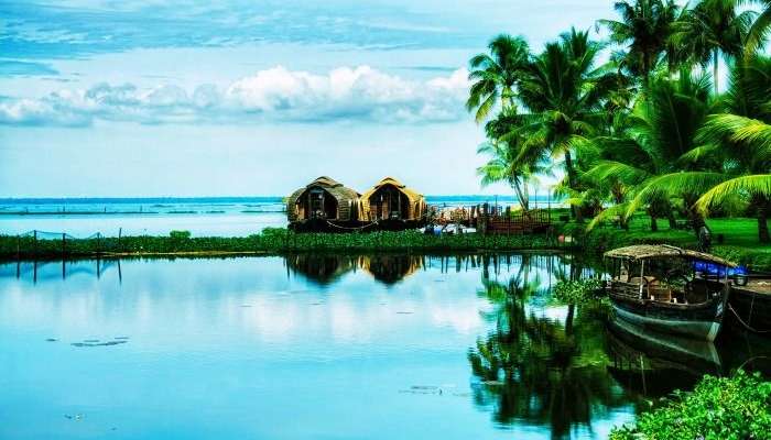 Kumarakom is undoubtely one of the best honeymoon destinations in Kerala.