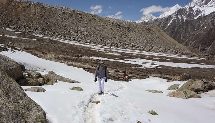 Snow laden treks in Chamoli