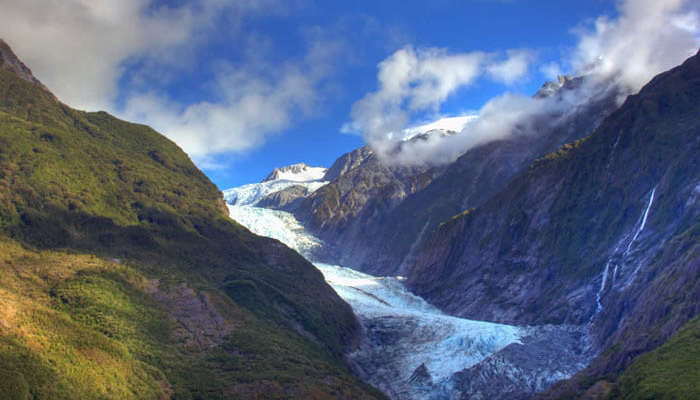 The stunning landscape of Franz Josef and Fox Glacier – the best place to visit in New Zealand