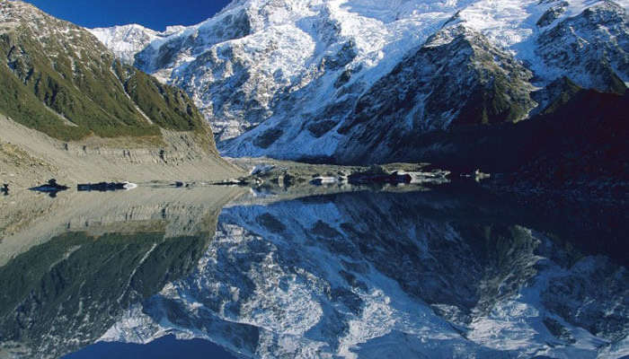 The breathtakingly beautiful Mount Cook National Park is one of the stunning tourist places in New Zealand