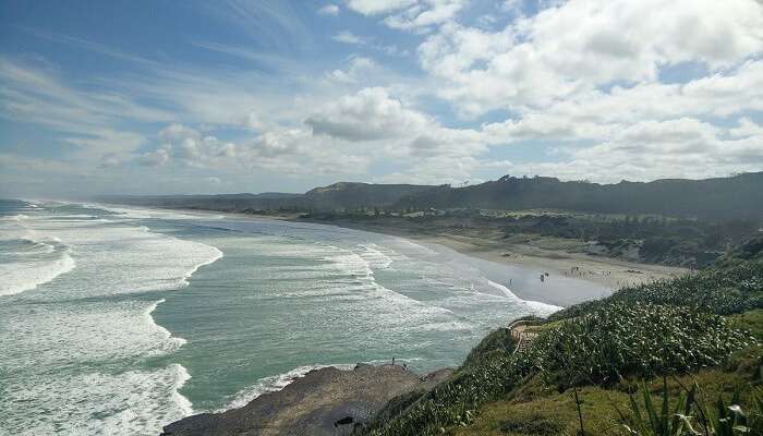 waves crashing at Muriwai beach