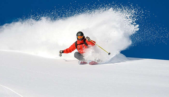 Skiing at Solang valley near Manali