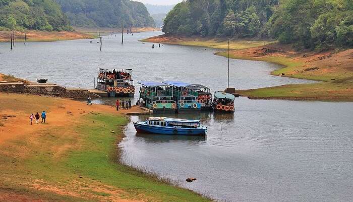 Tourists boarding ferries at the Periyar Lake