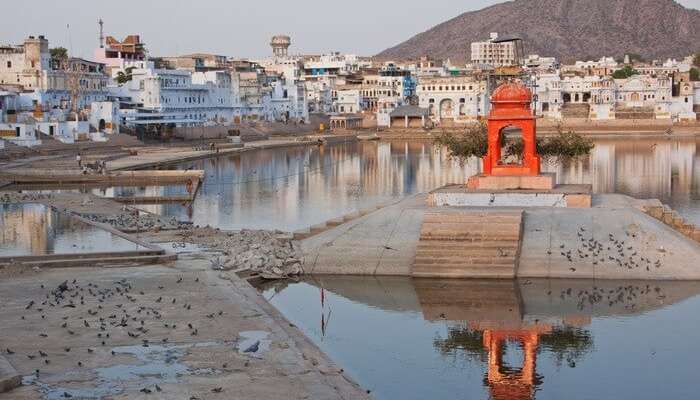 A temple at one of the ghats of Pushkar Lake