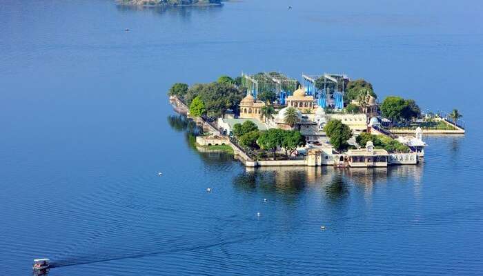 The Jag Mandir is right in the middle of famous Lake Pichola