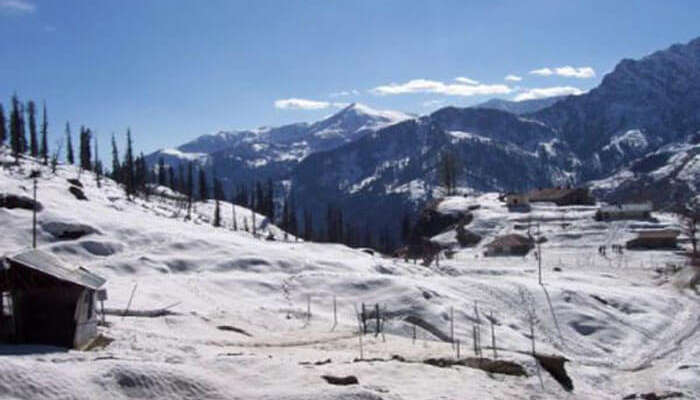 The snow-clad Kothi that is located close to Manali