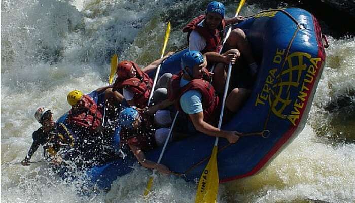 Experience the thrill of rafting in Teesta river