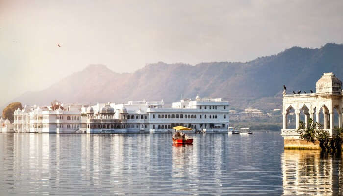 Image result for india luxury beautiful lake udaipur