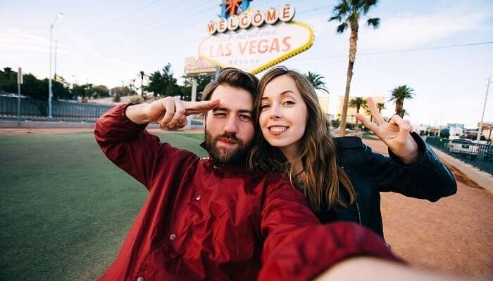 honeymoon couple in Las Vegas