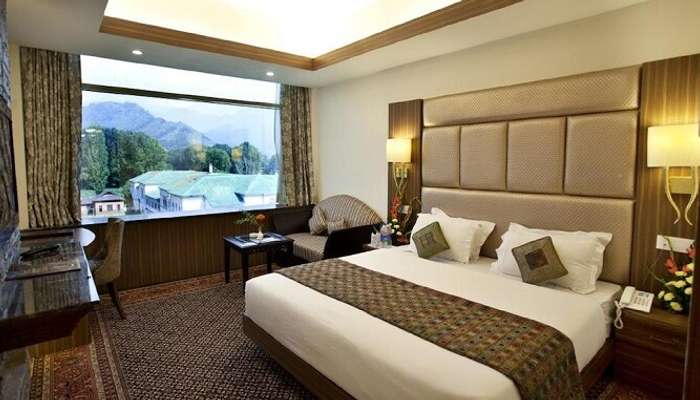 topc romantic resorts in srinagar