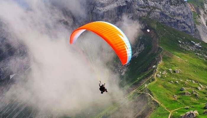 Paragliding in Manali