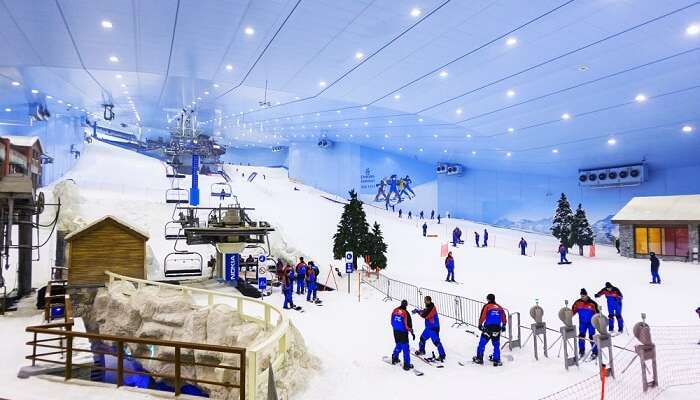 Skiing at Ski Dubai