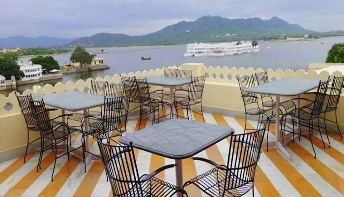 dine at Jaiwana Haveli Rooftop Restaurant in udaipur