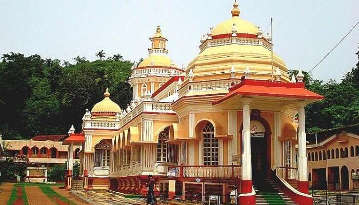 visit Mahalaxmi Temple in goa