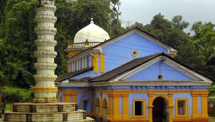 visit Shri Saptakoteshwar Temple in goa