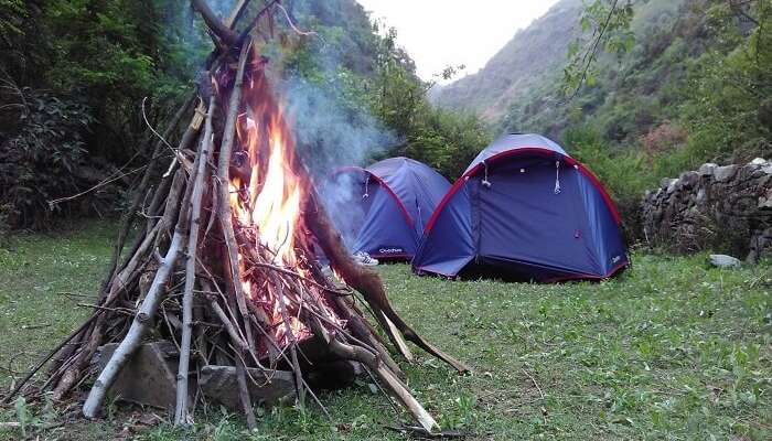 Camping In Shimla Looking For Adventure Instilled Romance In 2021