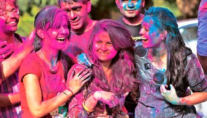 6 Holi Parties In Delhi To Celebrate The Festival Of Colors In 21