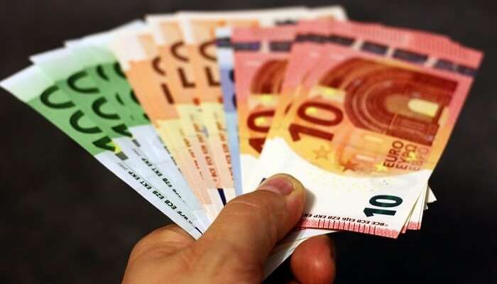 Should You Exchange Foreign Currency At The Airport Or Not - 