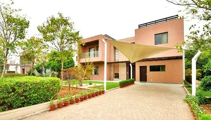 Entry of Karma Lakelands Gurgaon