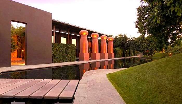 pool side of roseate gurgaon