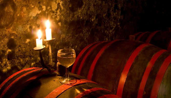 Попробуйте лучшее вино в винных погребах Faust в Будапеште, Венгрия