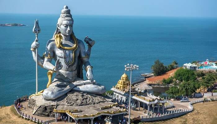 awe-inspiring colossal Shiva statue