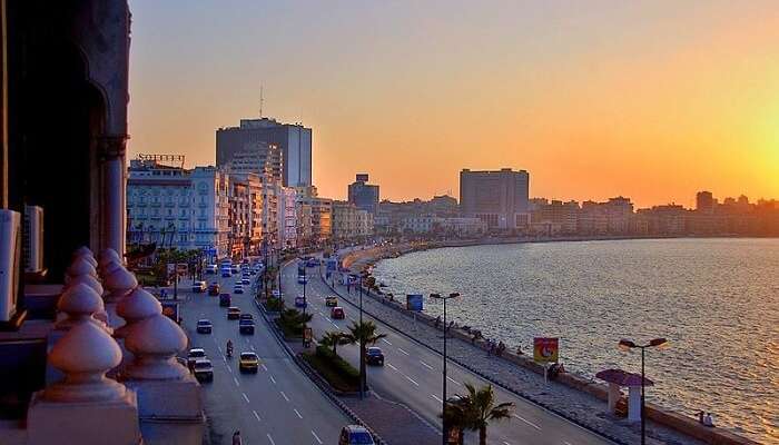 procházka podél Corniche v Alexandrii