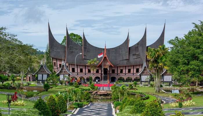 traditional architecture of Sumatra