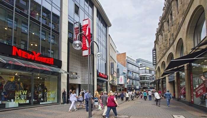 the busiest shopping street in Europe