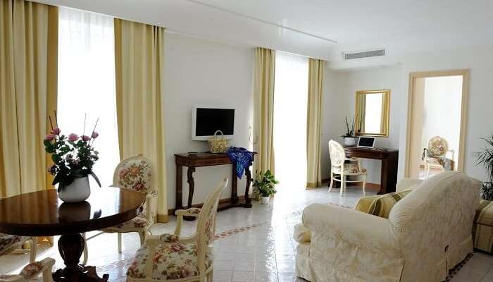 beautiful room in villa fraulo