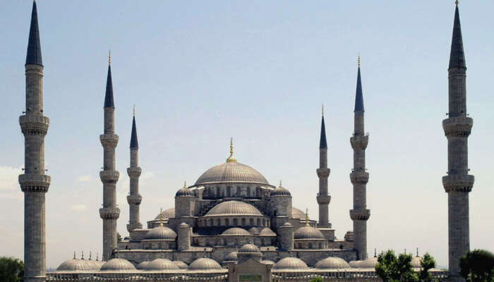 seniausios struktūros su šešiais minaretais