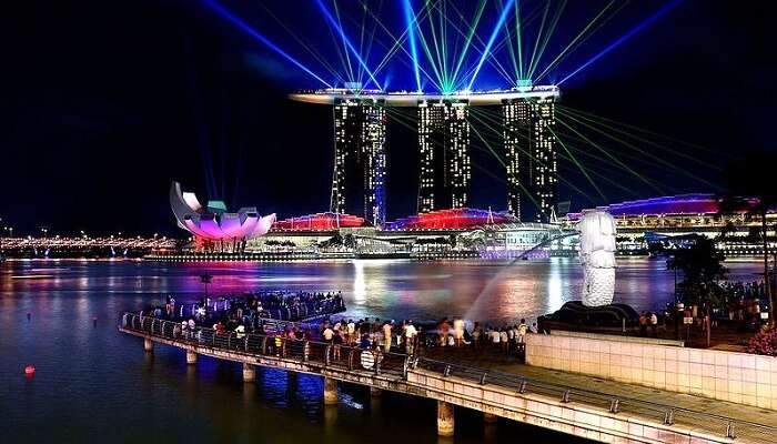 Watch the Light and Water Show at Marina Bay