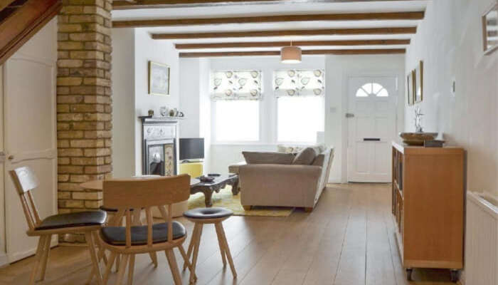 8 Cottages In London For Best Of Hospitality Comfort