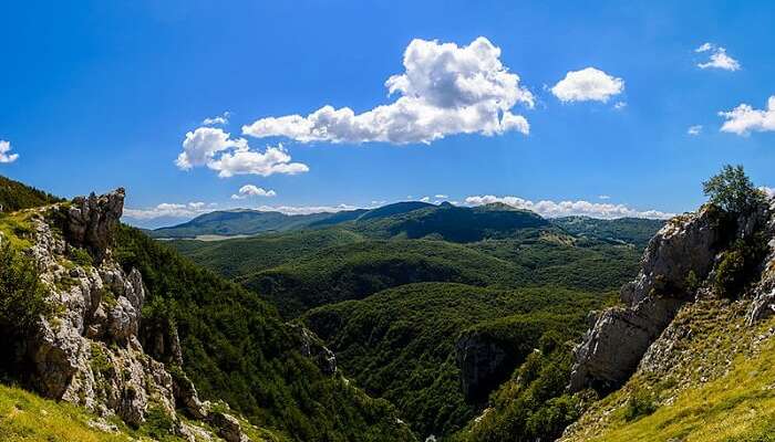 kalnas nacionalinio parko fone