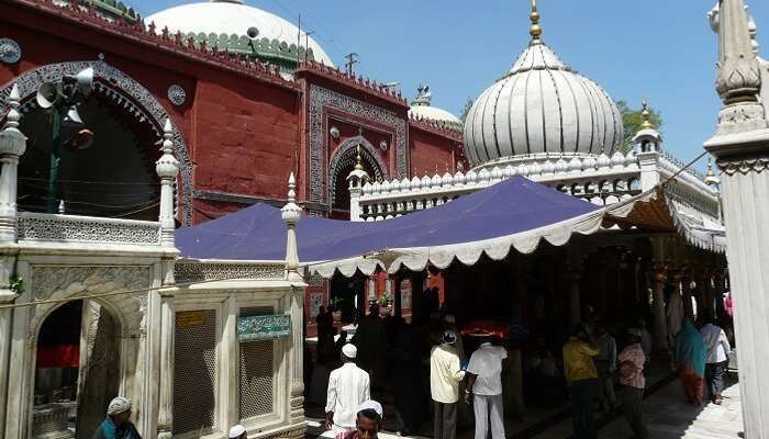 Hear Soul-Stirring Qawwalis