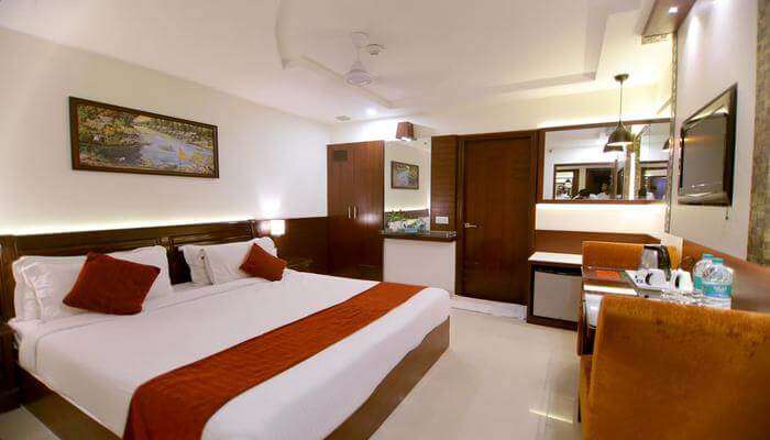 Taj Inn Hotel