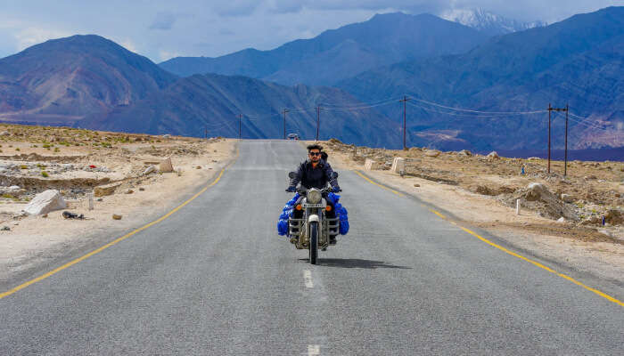 bike ride to ladakh