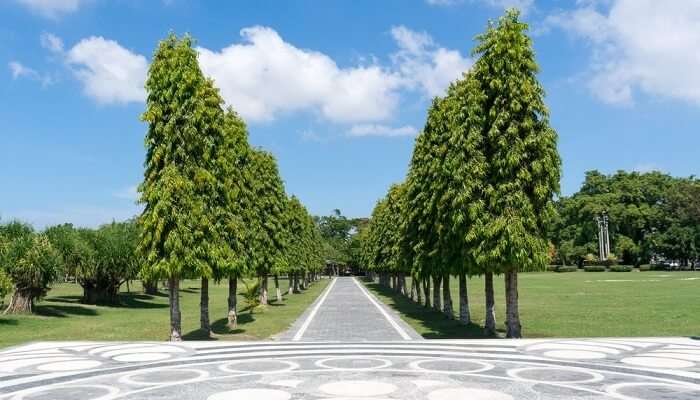 Avenue leading to Bajra Sandhi Monument