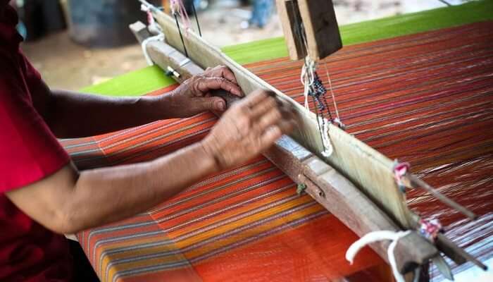 Weaving at Sidemen Valley