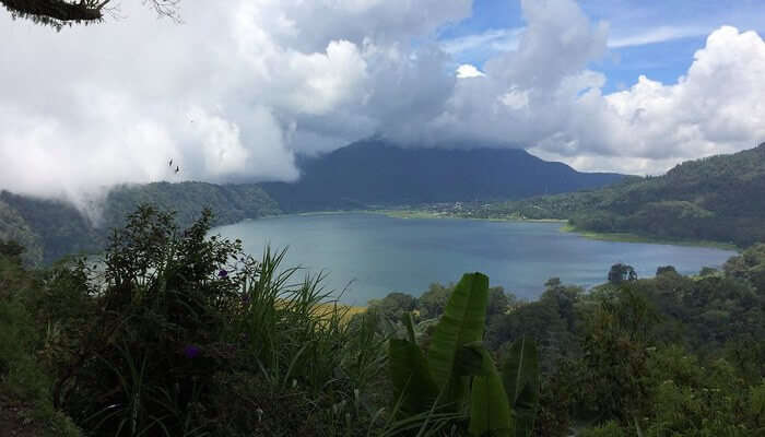 Lake Buyan