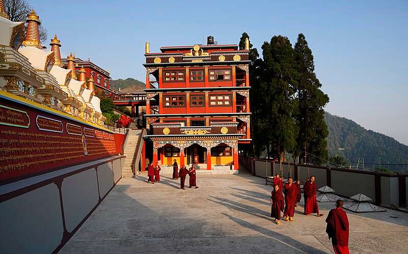 Home to the Zang Dhok Palri Phodang monastery, Kalimpong is a beautiful places in Darjeeling and houses various scriptures