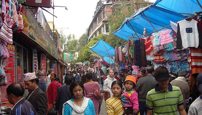 Bhutia market is best to buy some winter clothes and taking a stroll through it is one of the best things to do in Darjeeling