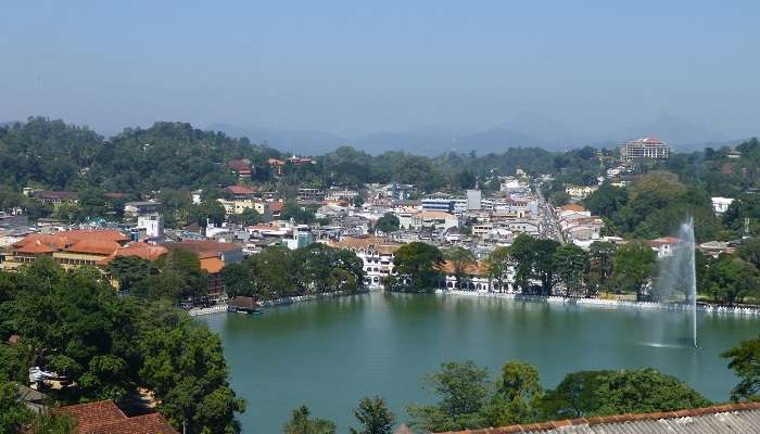 Kandy Lake is one of the landmark places to visit in Kandy