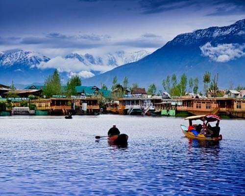 Kashmiri Man Selling Beautiful Wooden Boats On His Shikara Boat In Kashmir  Rs.7 Crore Only - YouTube