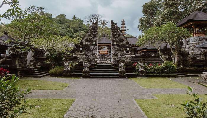 Pura Gunung Lebah Temple